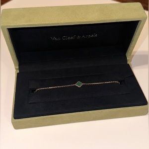 Authentic Sweet Alhambra Emerald Van Cleef & Arpels Bracelet